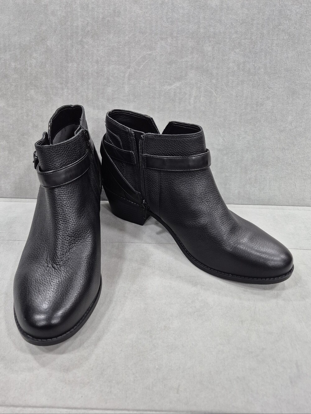 Vionic Farrah boots women's 11 black pebbled leather criss cross strap side zip